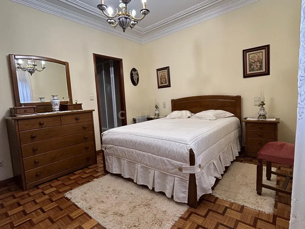 Moradia T4 com Piscina e Terreno – Fafe - Image 13