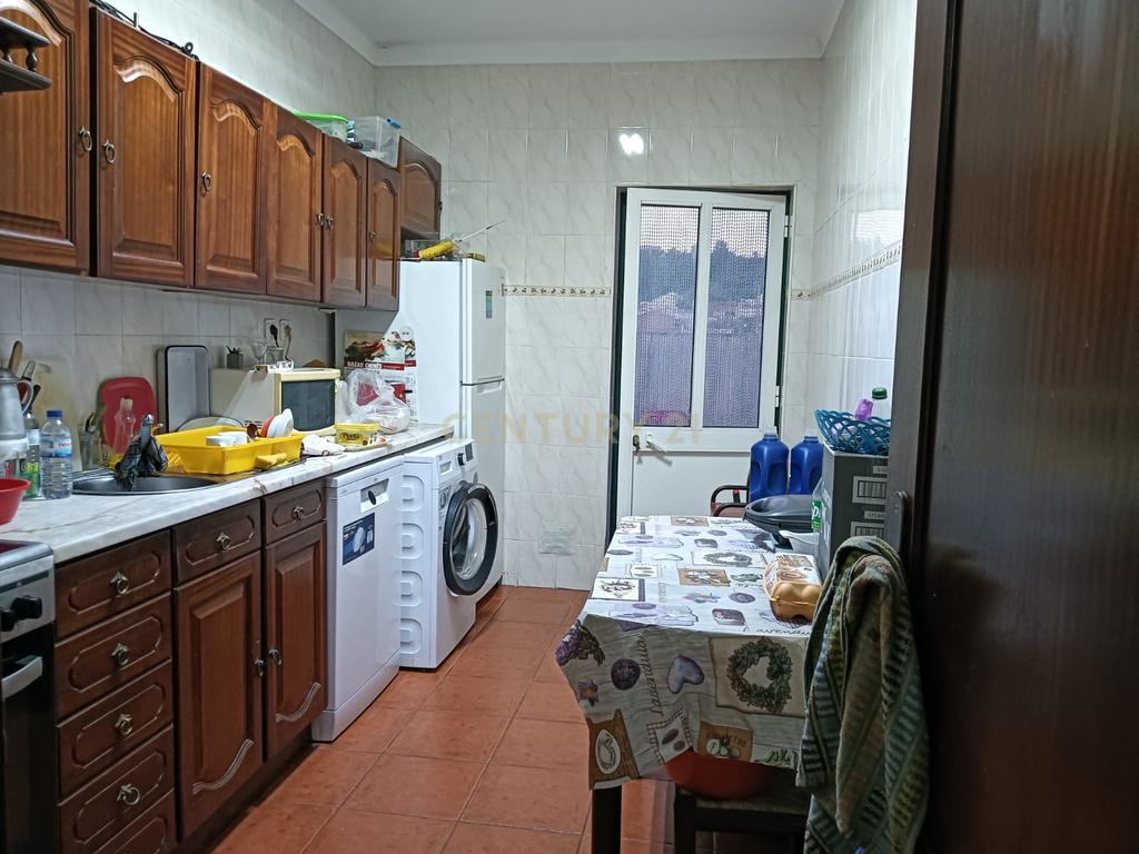 Apartamento T2 com terraço no centro de Coruche - Image 2