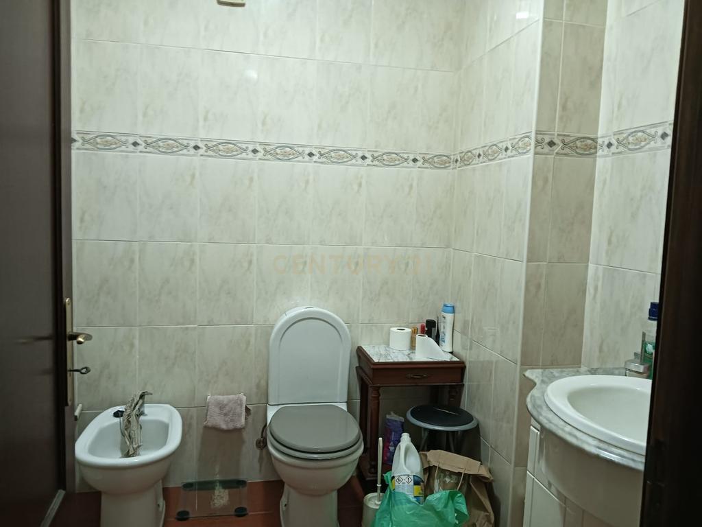 Apartamento T2 com terraço no centro de Coruche - Image 7