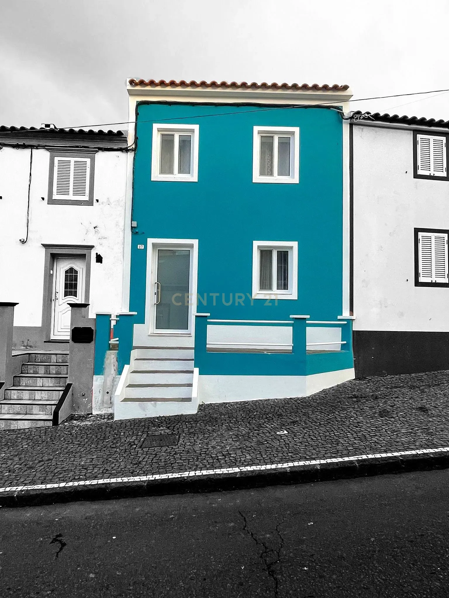 Moradia T3 Rabo de Peixe - Image 1