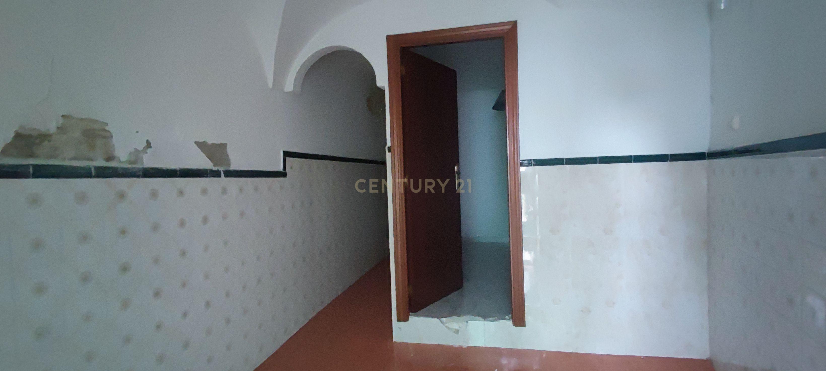 undefined - Image 1