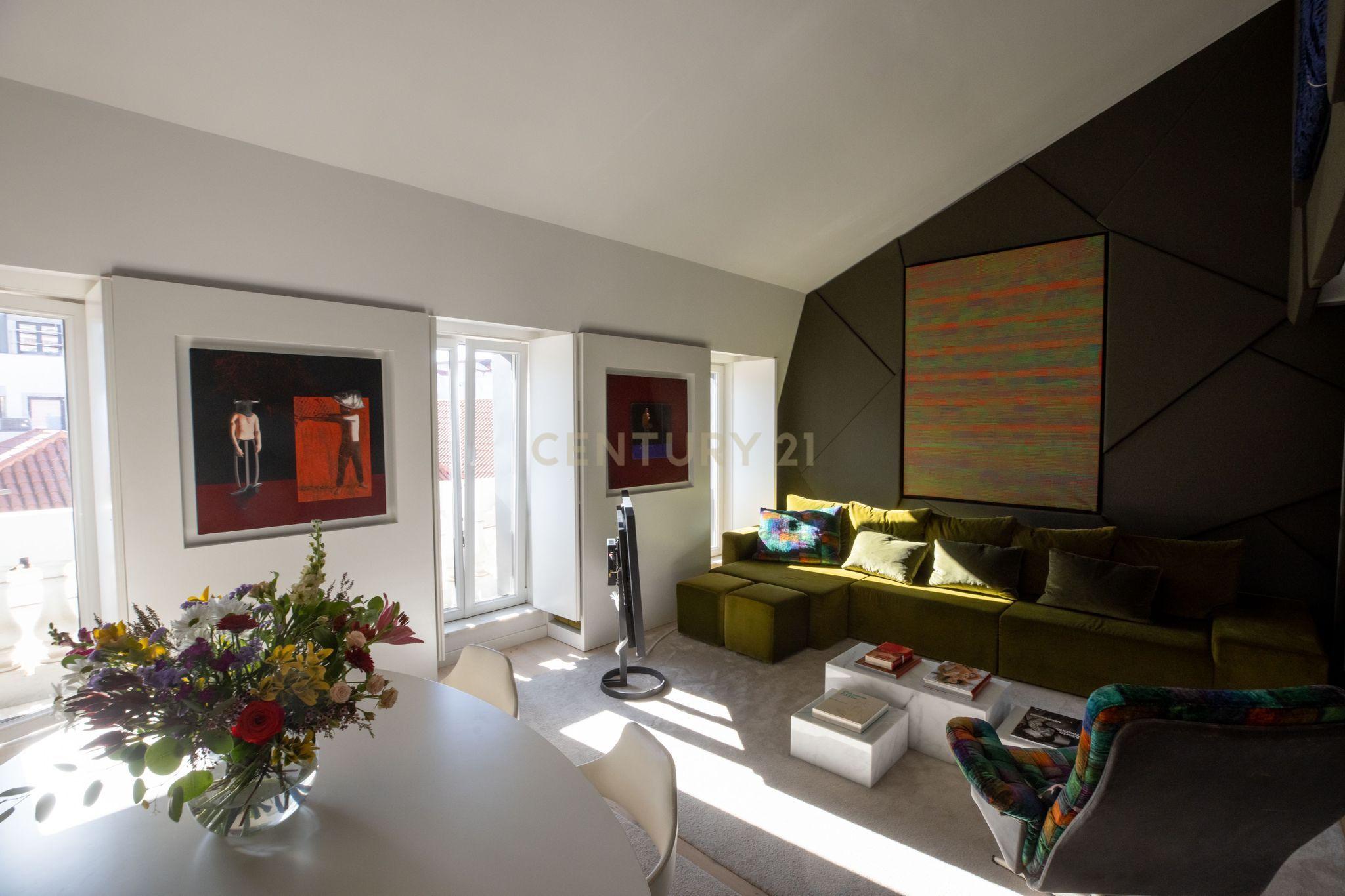 Apartamento T2 Duplex no coração de Lisboa - Image 3