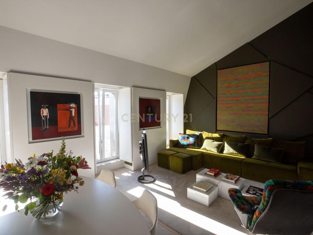 Apartamento T2 Duplex no coração de Lisboa - Image 3