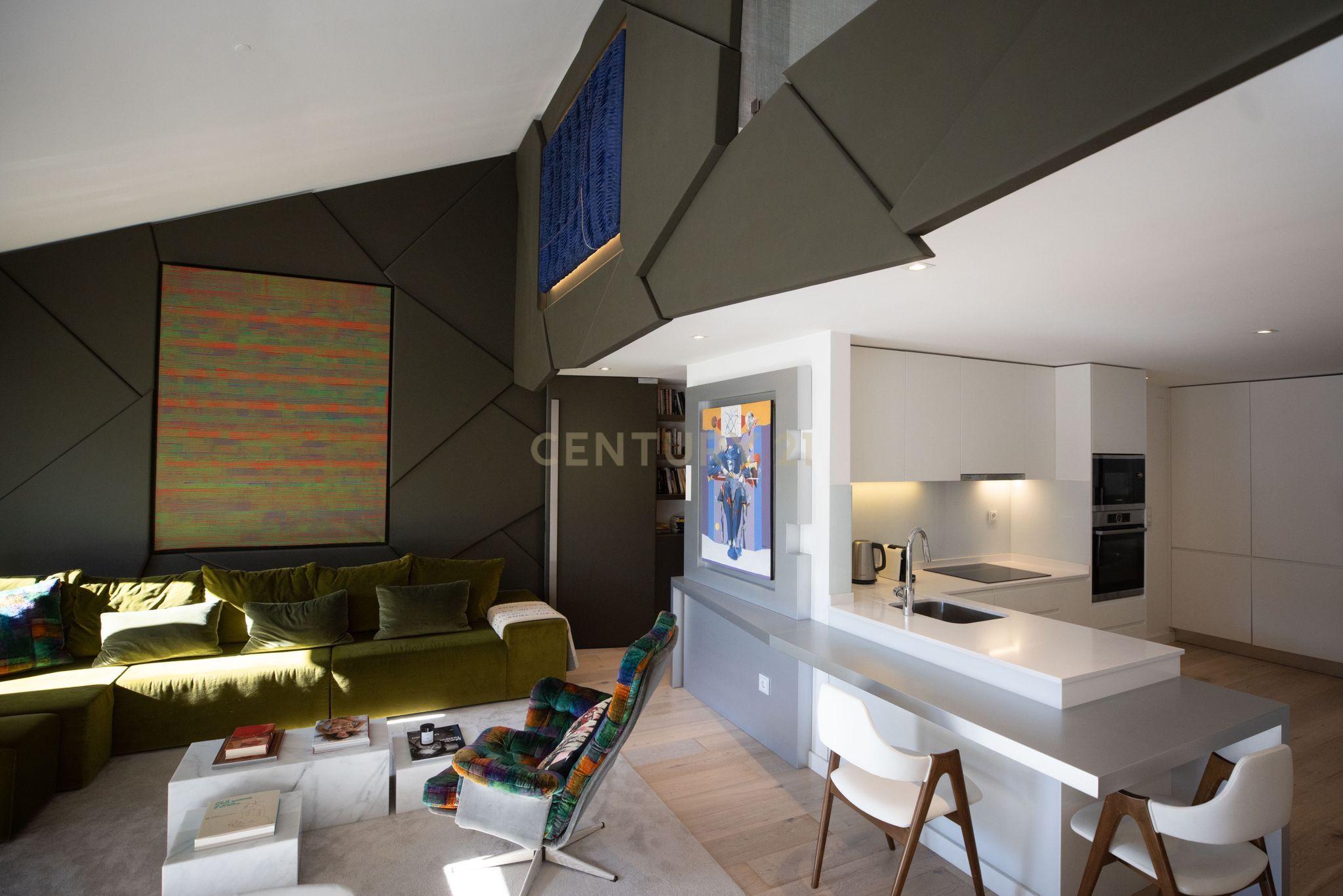 Apartamento T2 Duplex no coração de Lisboa - Image 5