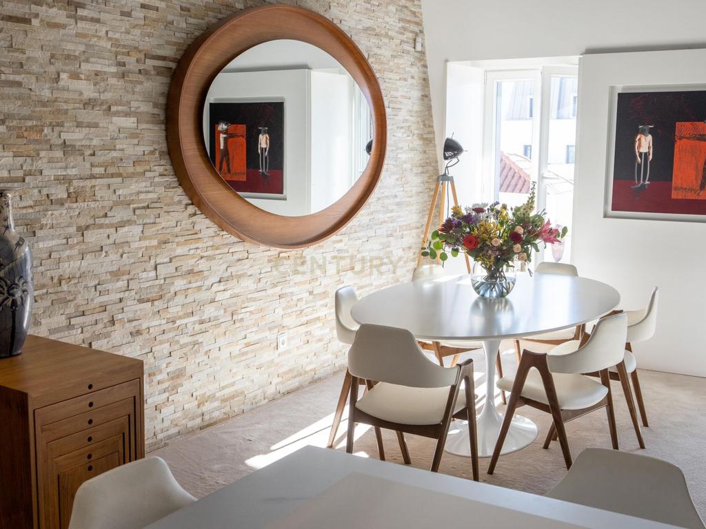 Apartamento T2 Duplex no coração de Lisboa - Image 8