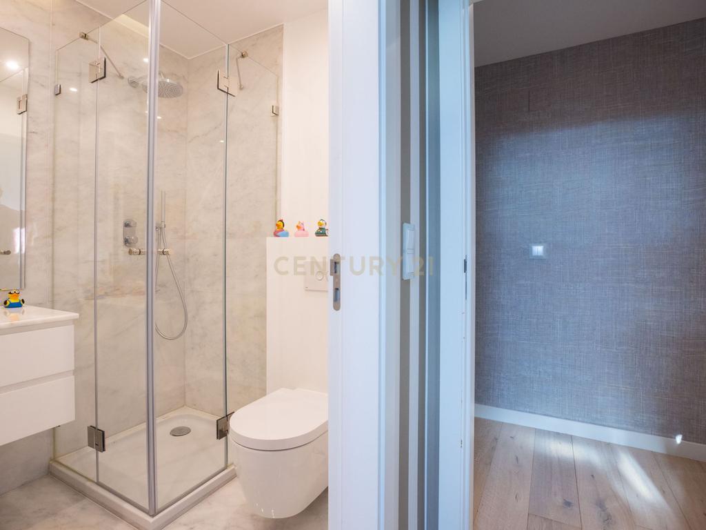 Apartamento T2 Duplex no coração de Lisboa - Image 18