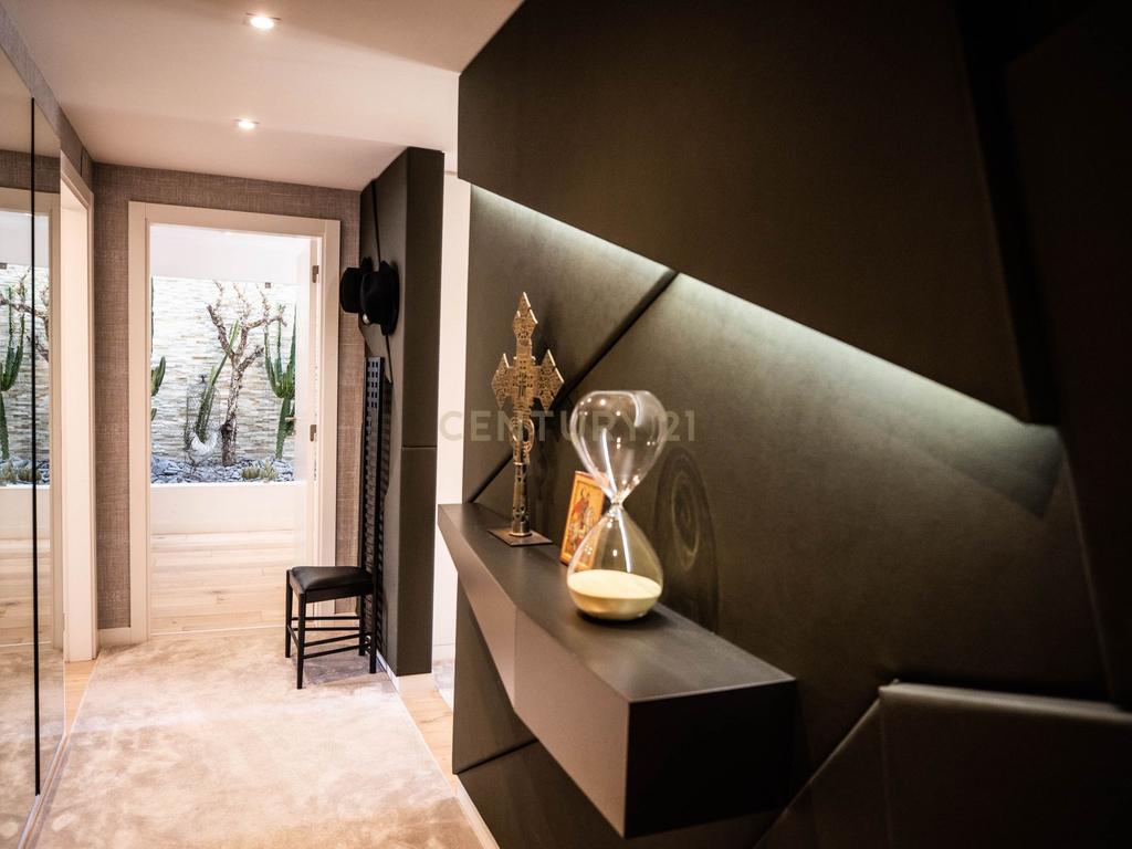 Apartamento T2 Duplex no coração de Lisboa - Image 12