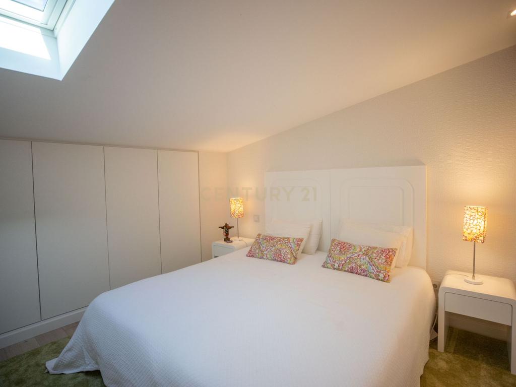 Apartamento T2 Duplex no coração de Lisboa - Image 16
