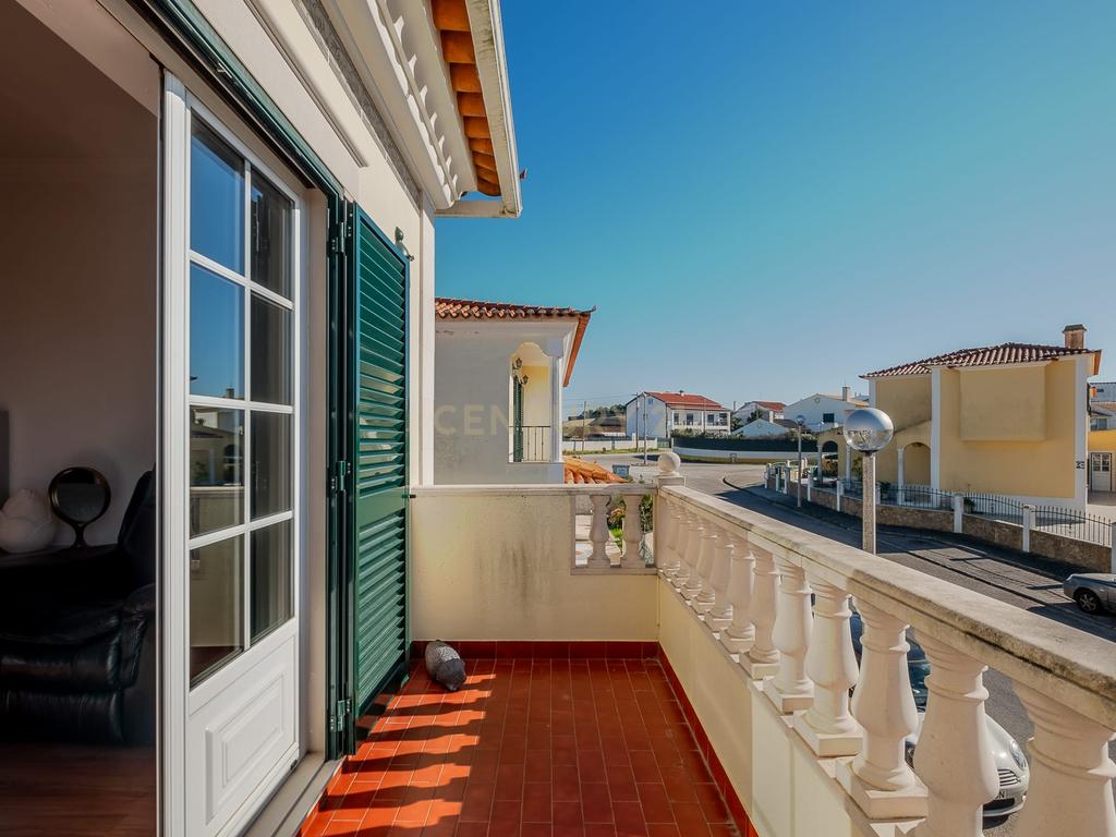 Moradia T4 em bairro residencial no Barril,  Mafra - Image 11