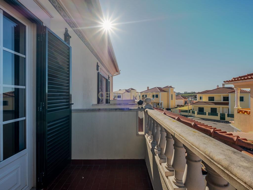 Moradia T4 em bairro residencial no Barril,  Mafra - Image 7