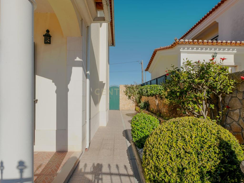 Moradia T4 em bairro residencial no Barril,  Mafra - Image 5