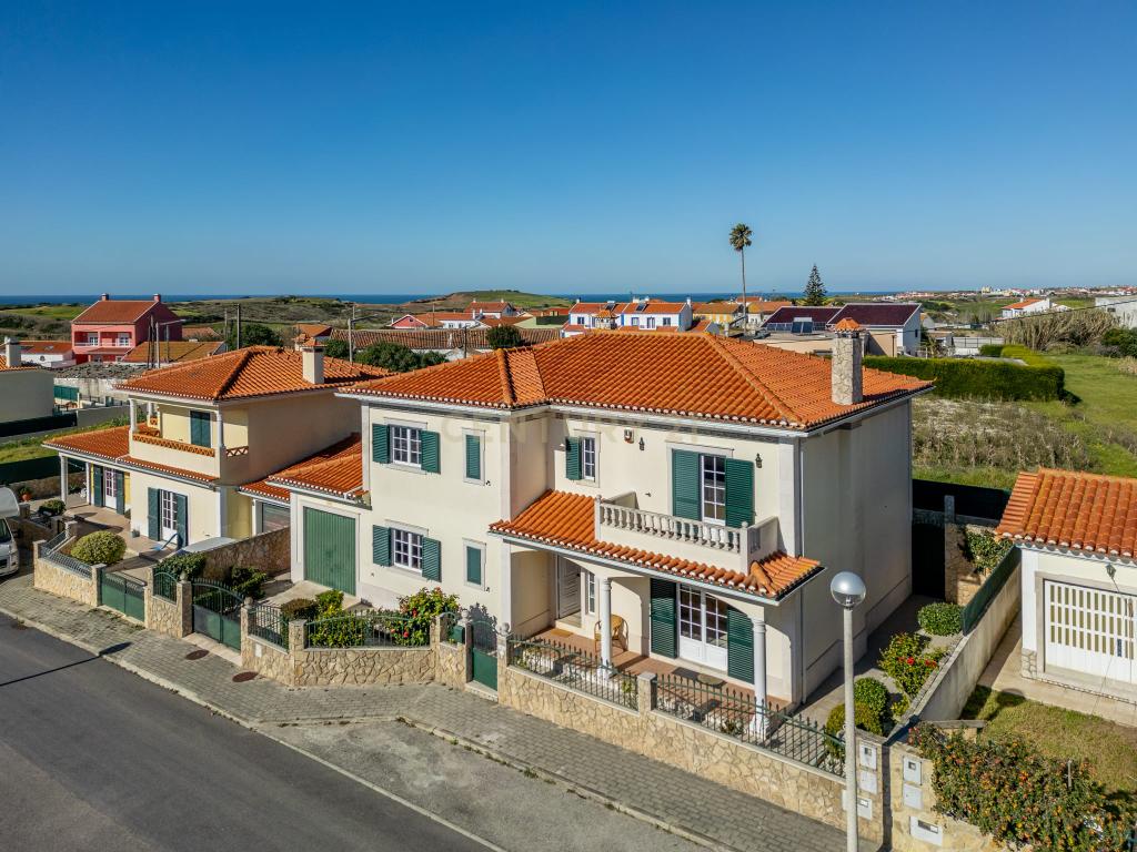 Moradia T4 em bairro residencial no Barril,  Mafra - Image 2