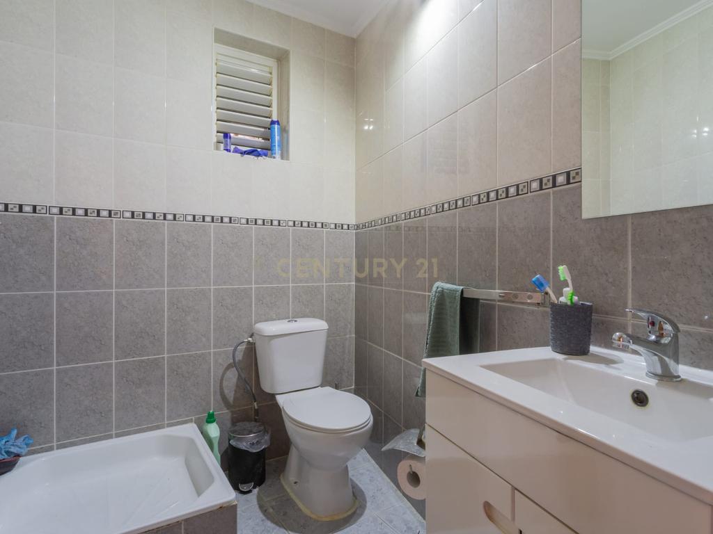 Moradia T4 Sobreda de Caparica - Image 19