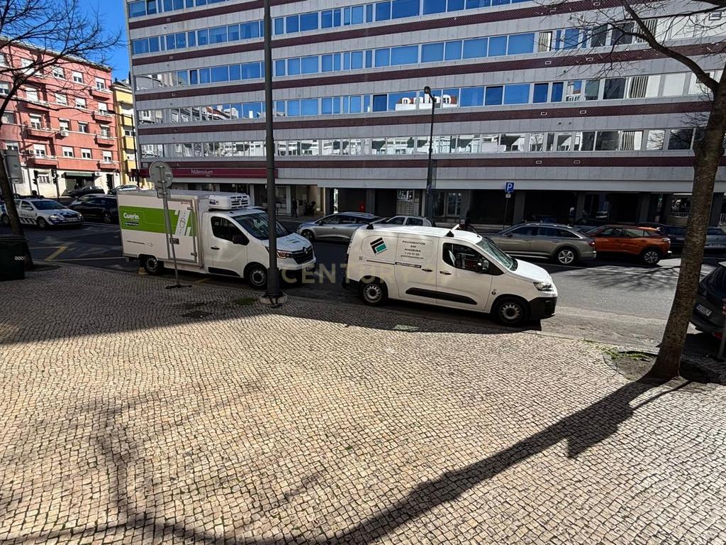 Escritorio com 75 m2 na Av Infante Santo - Image 13
