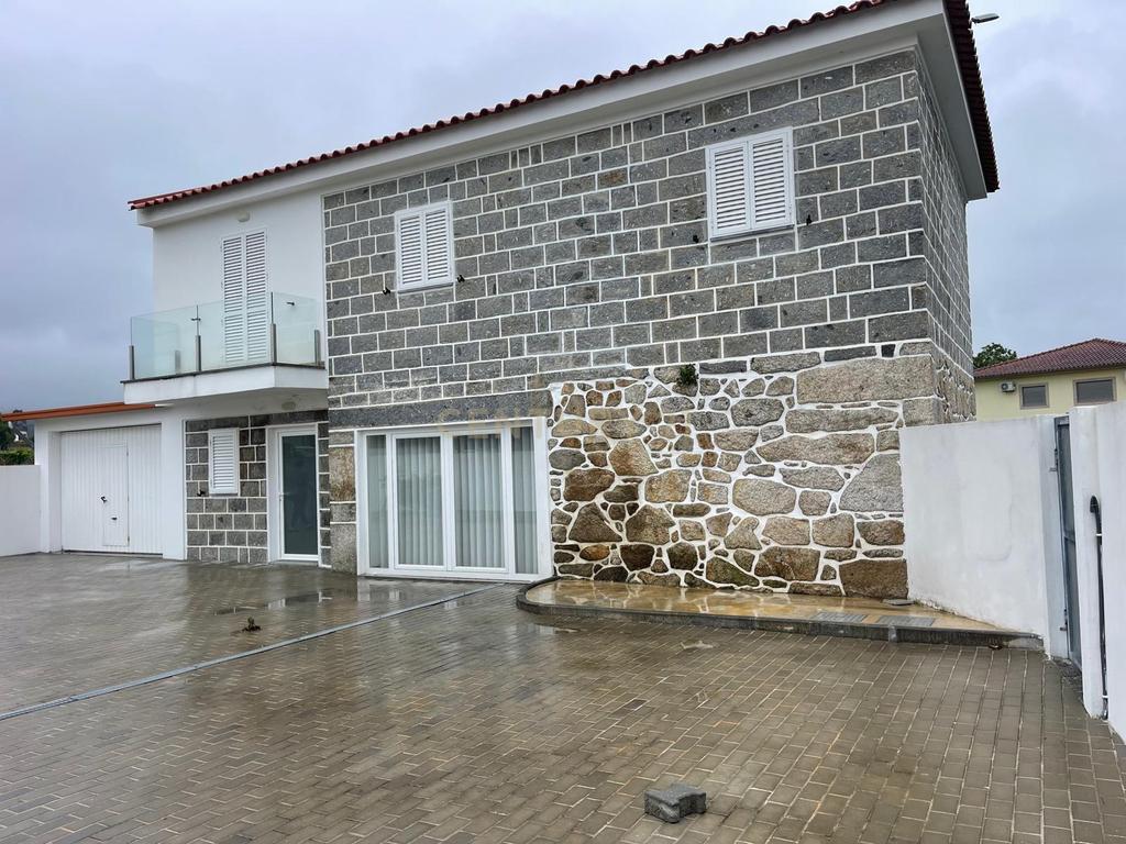 Casa T3 em Alvito, Barcelos - Oportunidade Imperdível por 270.000€ - Image 11