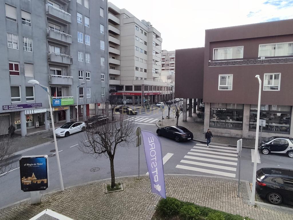 Escritório no Centro de Barcelos para arrendamento - Image 6