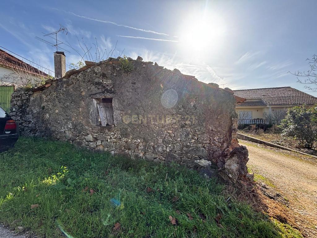 Casinha Antiga em Zambujais - Image 25