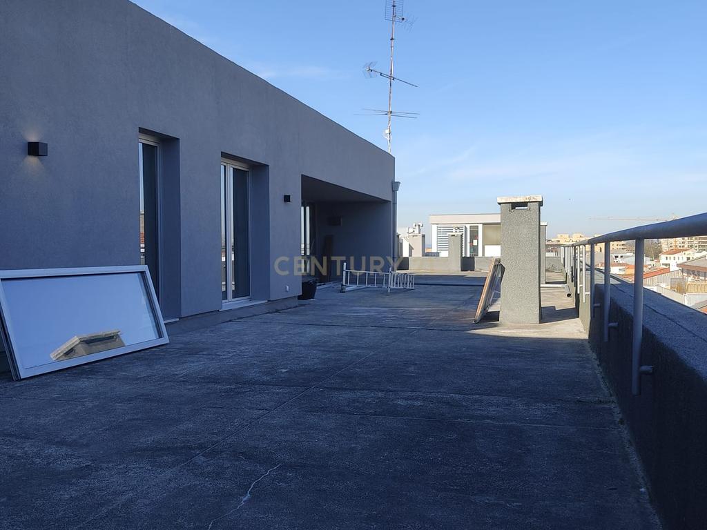 Apartamento T3 renovado, Paranhos - Image 15
