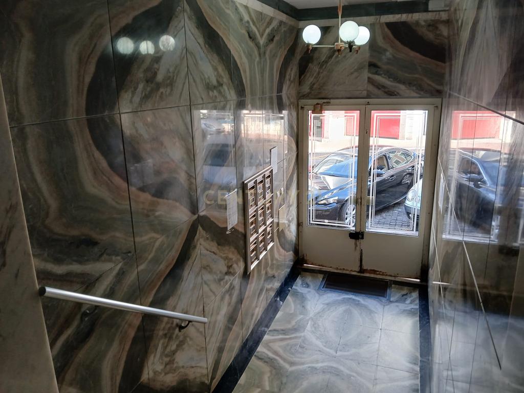 Apartamento T3 em Amadora com Varanda e Vista para a Cidade - Image 29