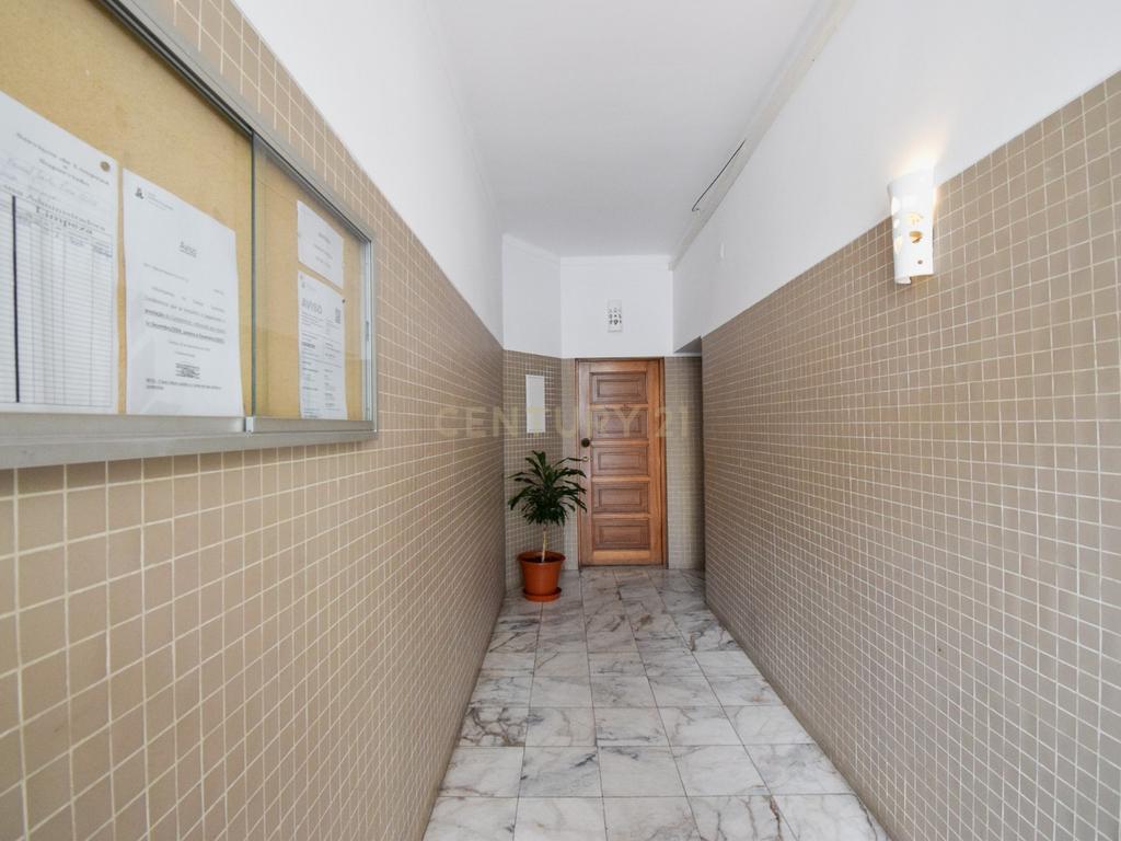 APARTAMENTO T2 NO JARDIM DOS MONTES CLAROS – O INVESTIMENTO CERTO EM COIMBRA - Image 23