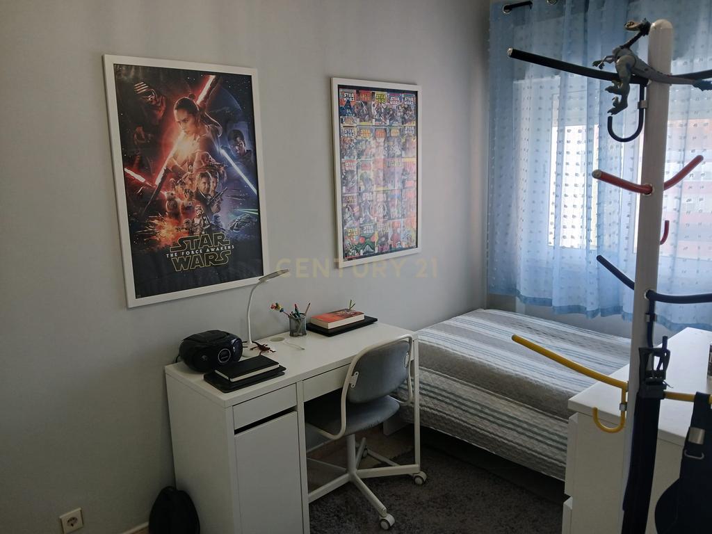 Apartamento T3 em Amadora com Varanda e Vista para a Cidade - Image 23
