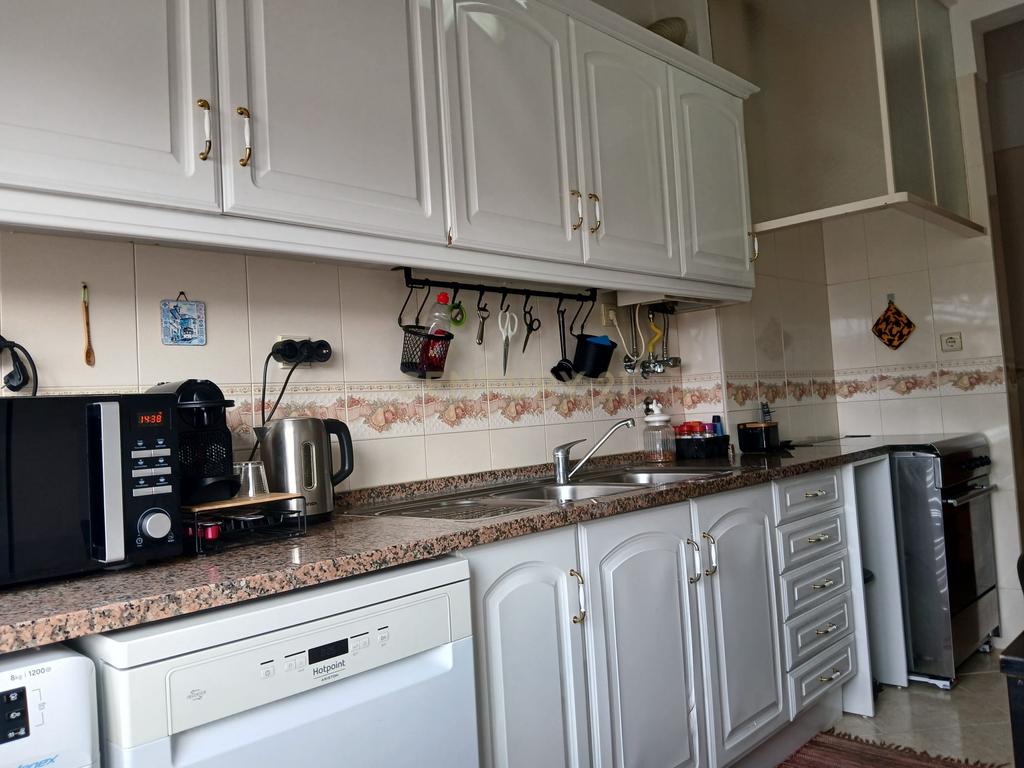 Apartamento T3 em Amadora com Varanda e Vista para a Cidade - Image 19