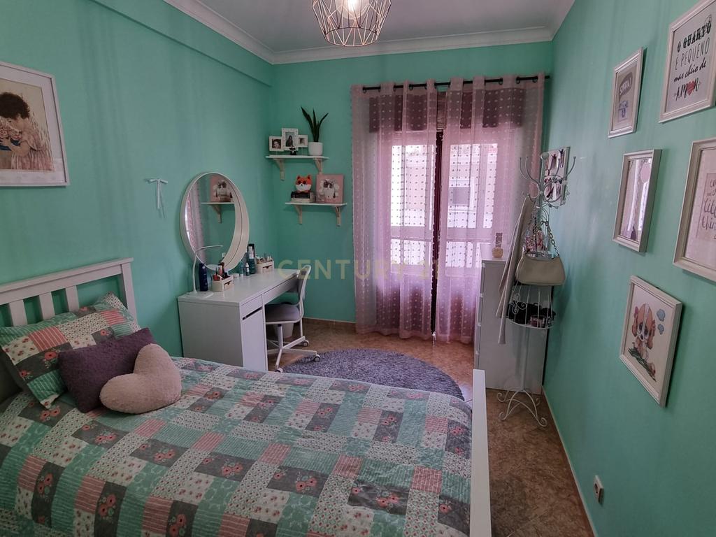 Apartamento T3 em Amadora com Varanda e Vista para a Cidade - Image 6