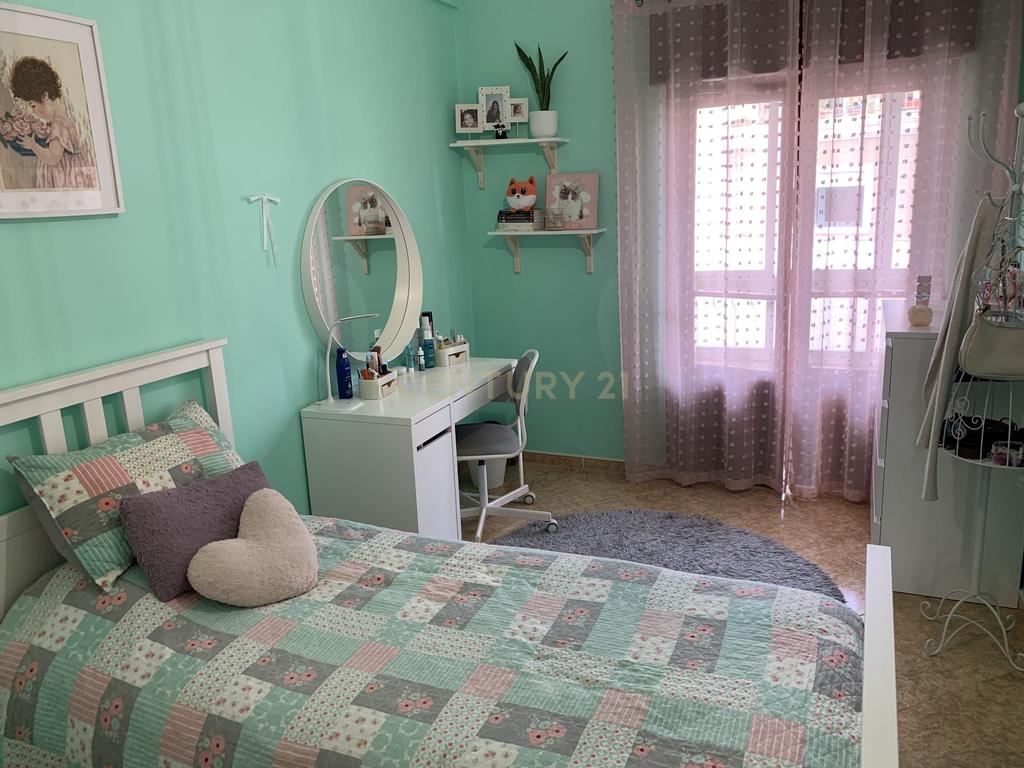 Apartamento T3 em Amadora com Varanda e Vista para a Cidade - Image 5