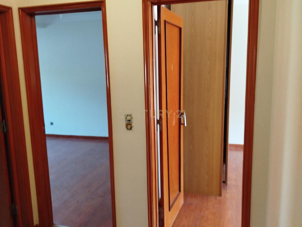 Apartamento (andar de moradia)T4 na Quinta da Alagoa em Carcavelos com Jardim e Piscina Comum - Image 20