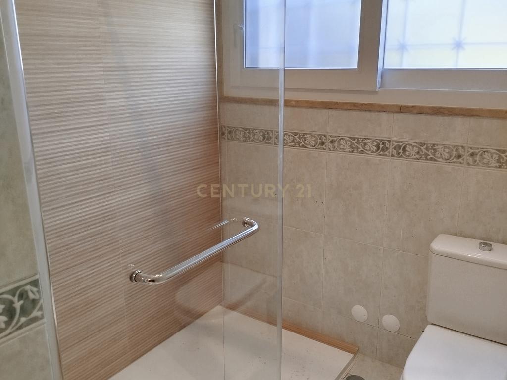 Apartamento (andar de moradia)T4 na Quinta da Alagoa em Carcavelos com Jardim e Piscina Comum - Image 22
