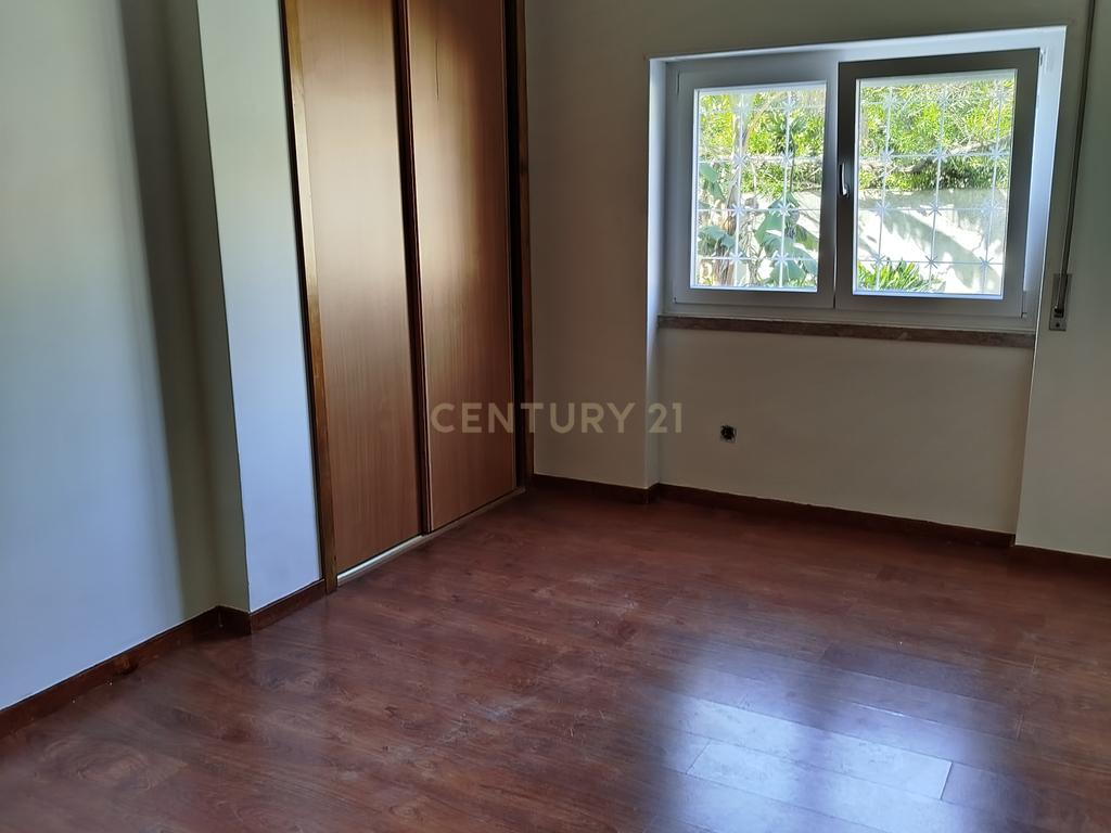 Apartamento (andar de moradia)T4 na Quinta da Alagoa em Carcavelos com Jardim e Piscina Comum - Image 29