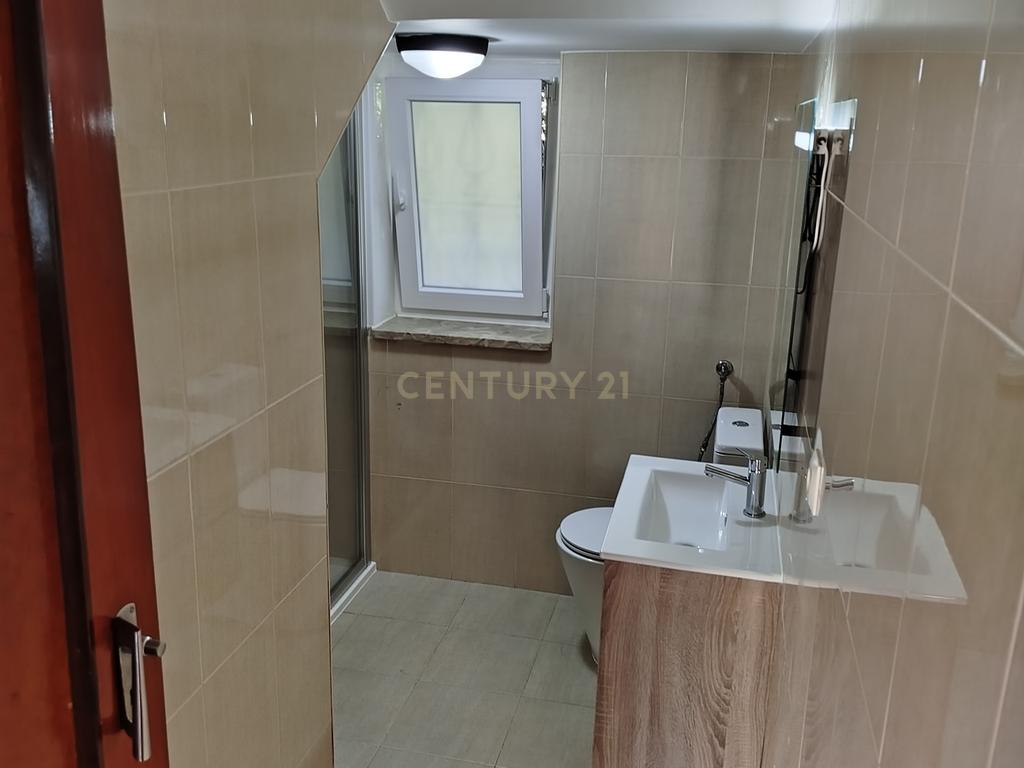 Apartamento (andar de moradia)T4 na Quinta da Alagoa em Carcavelos com Jardim e Piscina Comum - Image 8