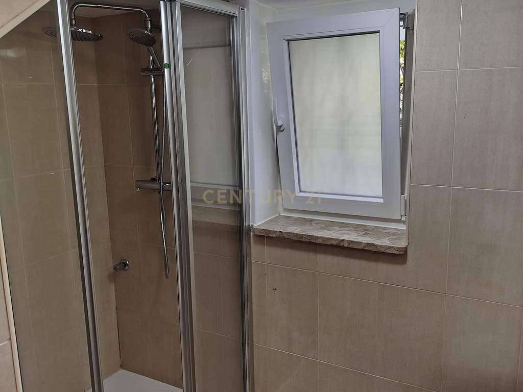 Apartamento (andar de moradia)T4 na Quinta da Alagoa em Carcavelos com Jardim e Piscina Comum - Image 10