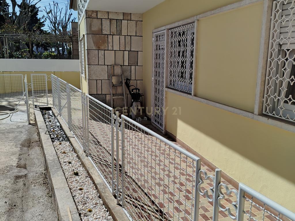 Apartamento (andar de moradia)T4 na Quinta da Alagoa em Carcavelos com Jardim e Piscina Comum - Image 33
