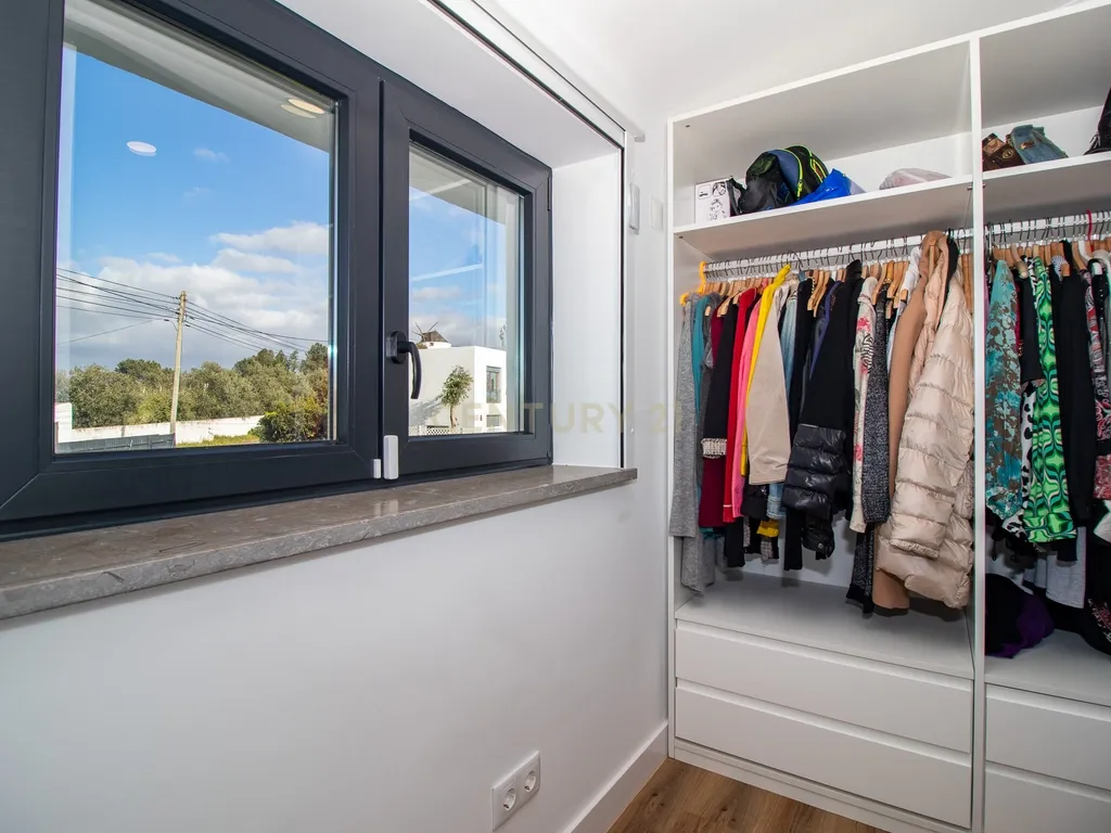 Vivendo o Sonho: Luxuosa Moradia T5 em Albarraque com Espaço de Lazer para Crianças - Image 51