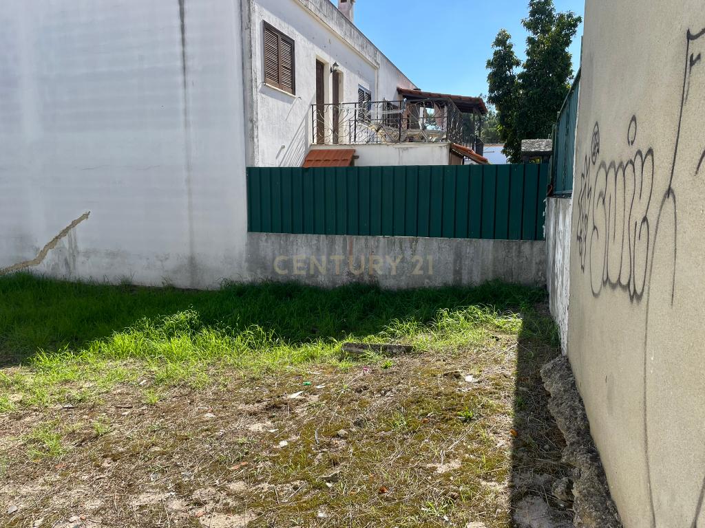 Lote de terreno para construção de moradia geminada - Image 4