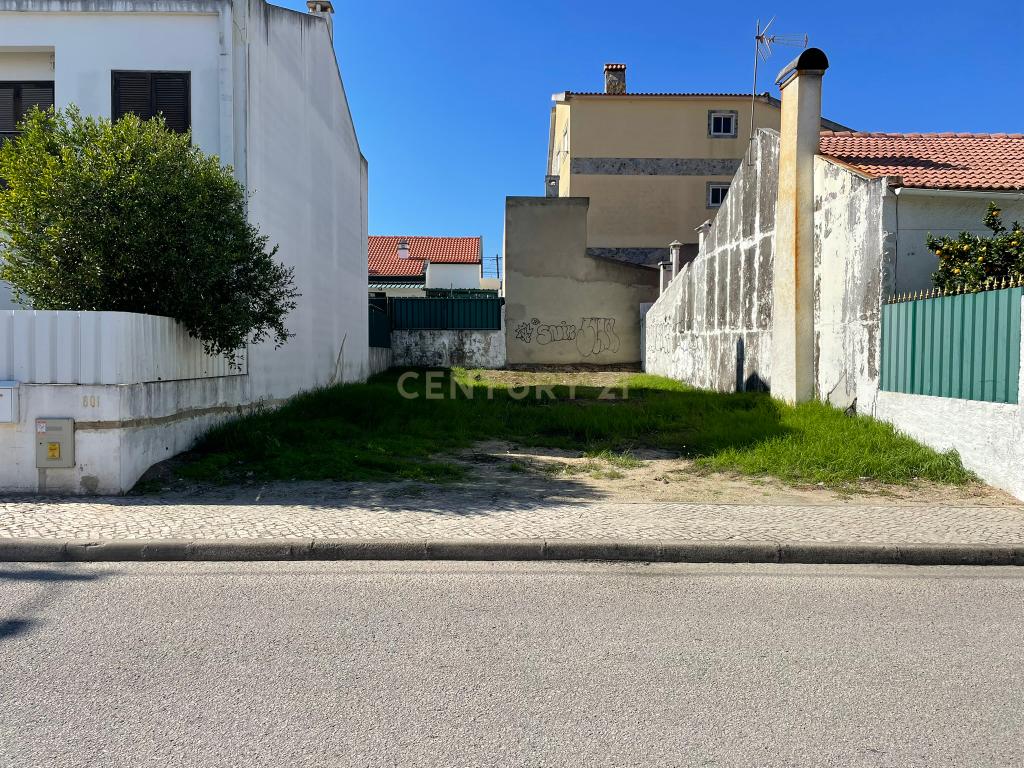 Lote de terreno para construção de moradia geminada - Image 1