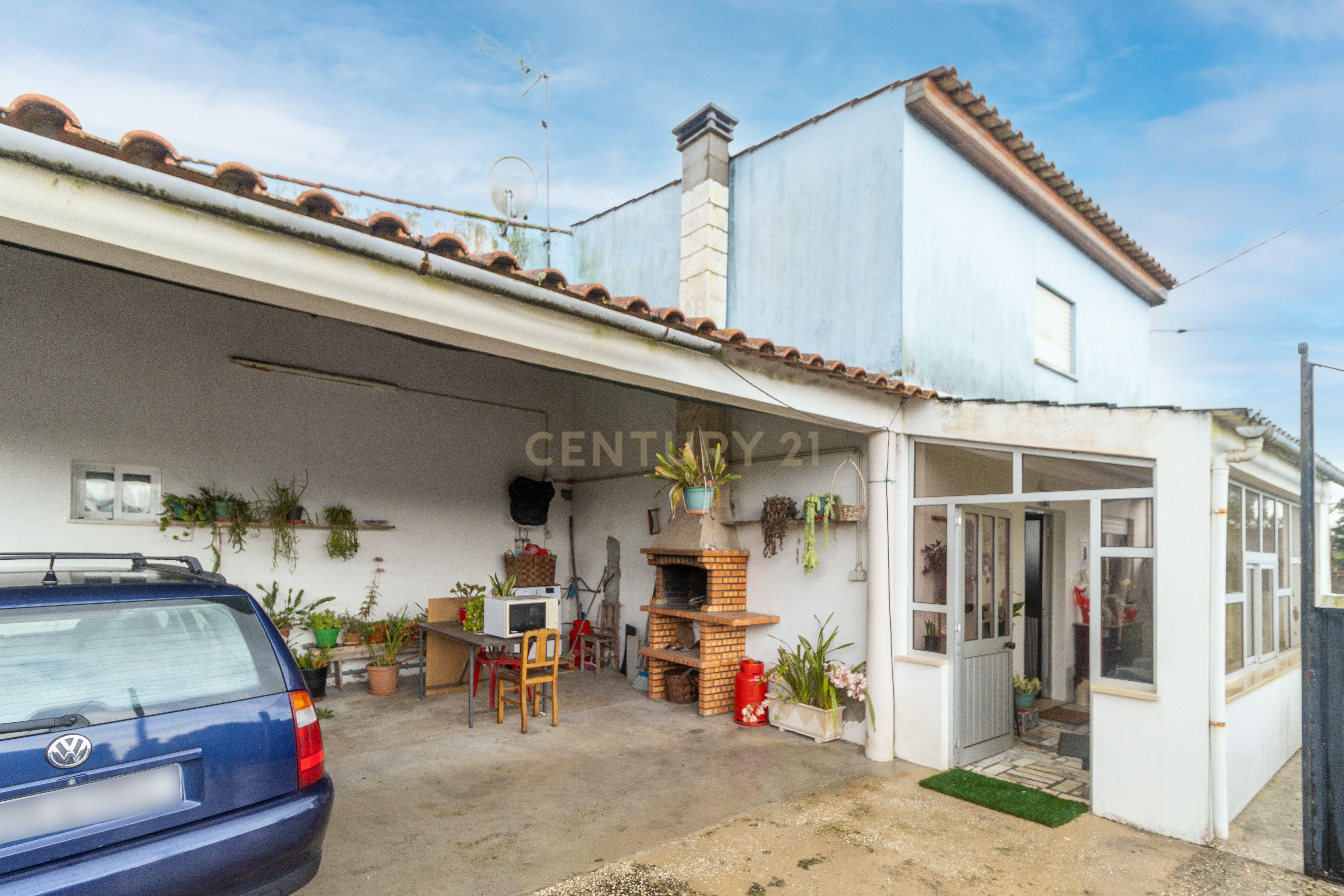 Moradia T3 Coimbrão - Image 1