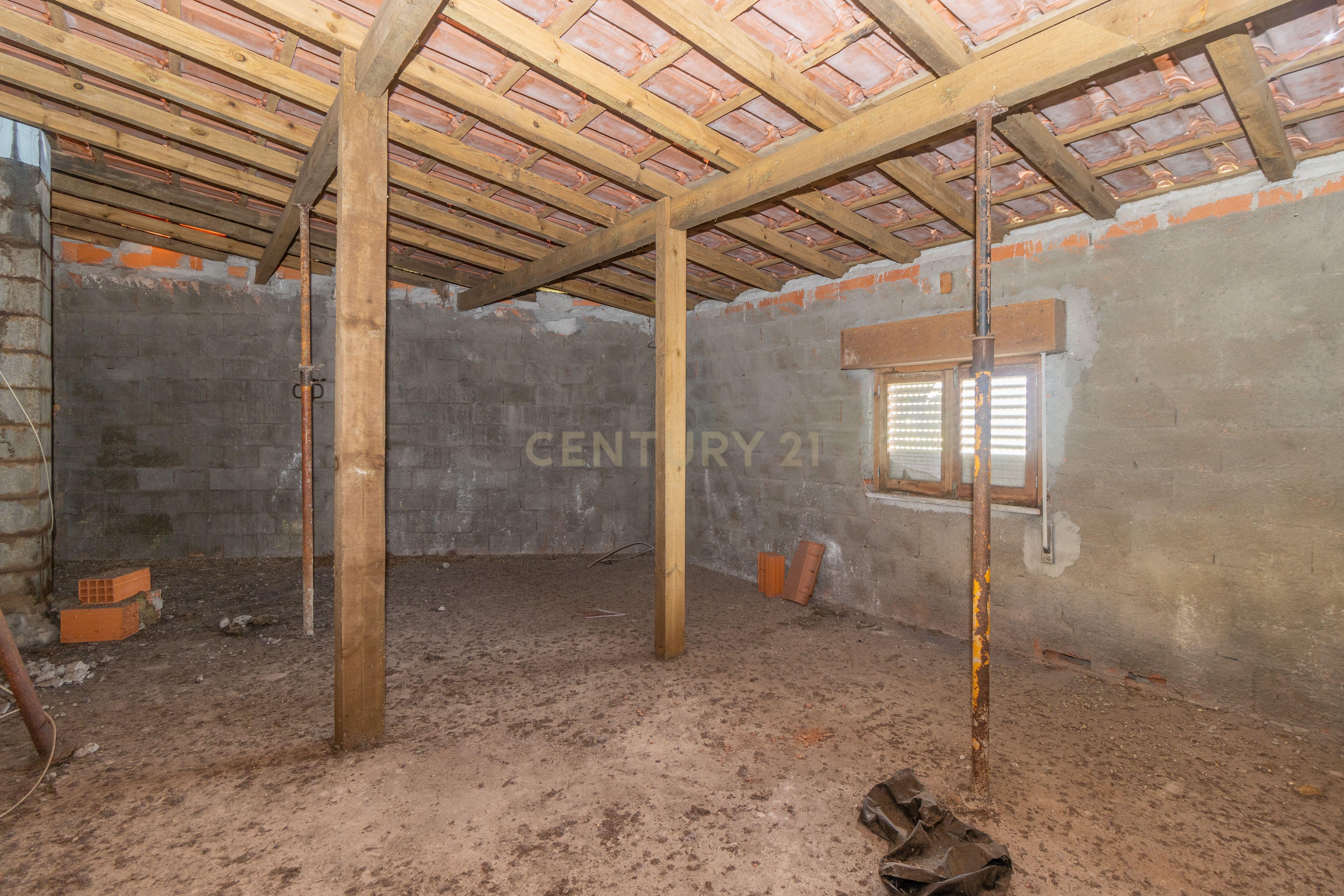 Moradia T3 Coimbrão - Image 32