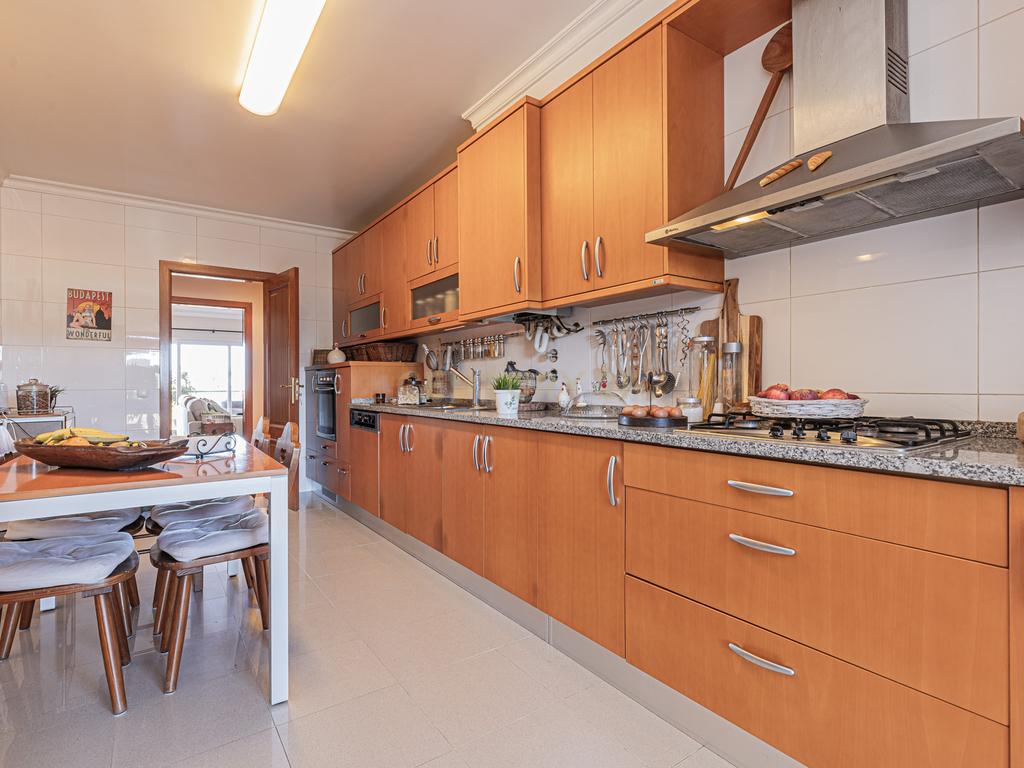 Apartamento T3 + 1 Duplex com duas varandas e vista de Mar Deslumbrante no Condomínio de Luxo Janelas da Ericeira - Image 15