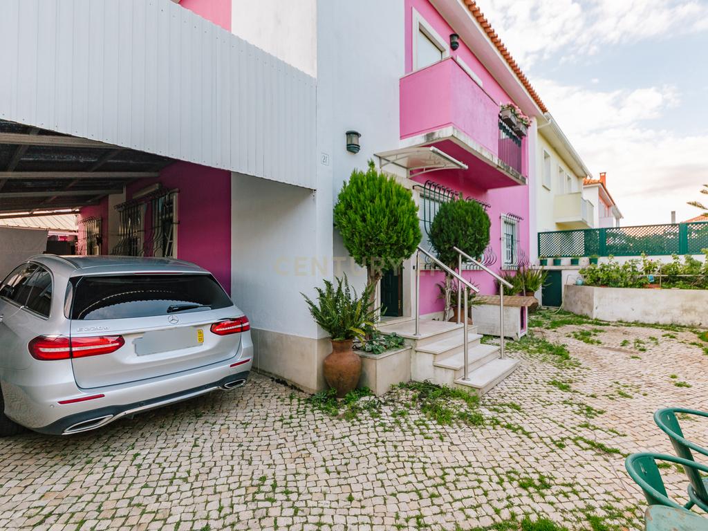 Ampla Moradia de 6 Quartos nos Olivais Velho .Conforto e Espaço em Localização Privilegiada - Image 48