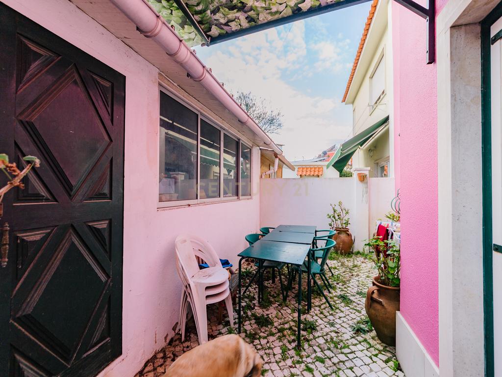 Ampla Moradia de 6 Quartos nos Olivais Velho .Conforto e Espaço em Localização Privilegiada - Image 46