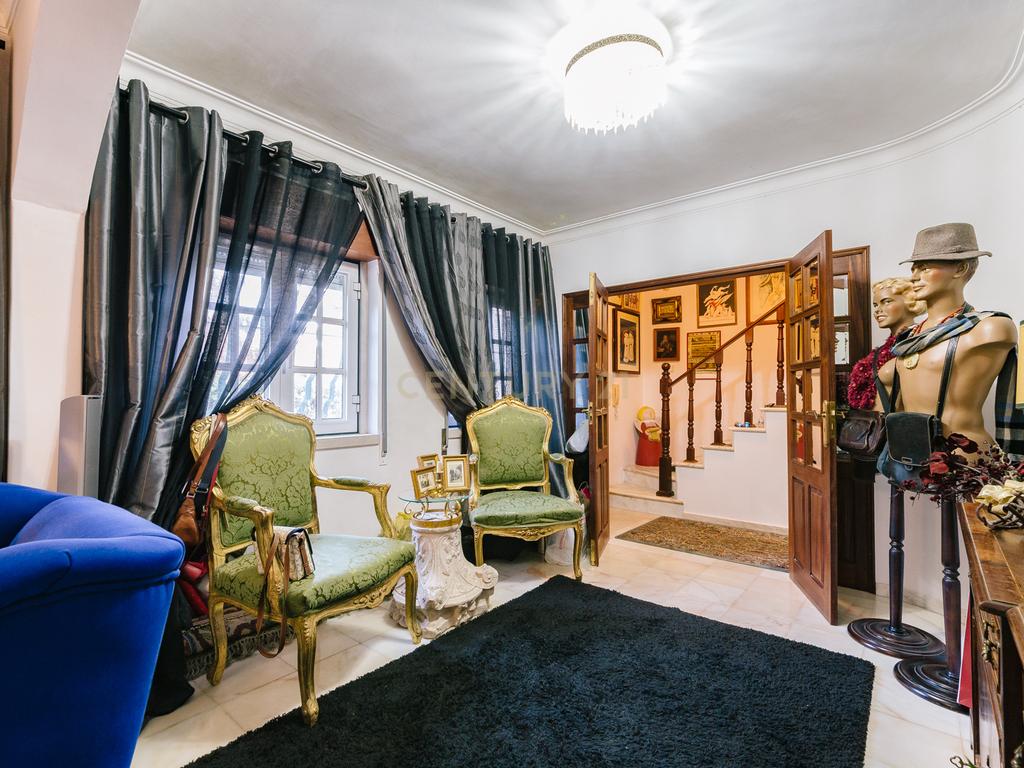Ampla Moradia de 6 Quartos nos Olivais Velho .Conforto e Espaço em Localização Privilegiada - Image 8