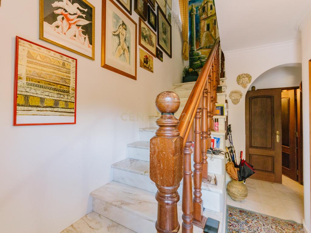 Ampla Moradia de 6 Quartos nos Olivais Velho .Conforto e Espaço em Localização Privilegiada - Image 18
