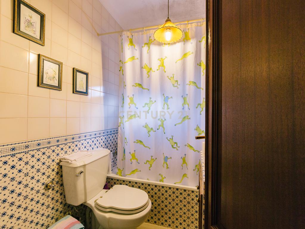 Ampla Moradia de 6 Quartos nos Olivais Velho .Conforto e Espaço em Localização Privilegiada - Image 29