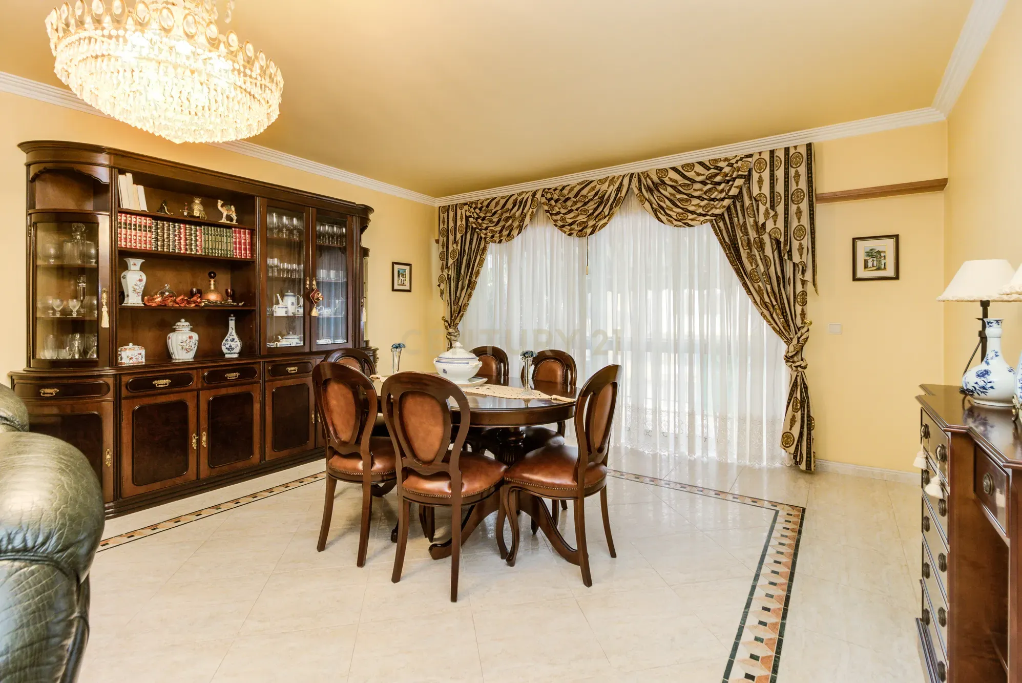Excelente apartamento T3 em Massamá Norte (garagem BOX e arrecadação) - Image 3