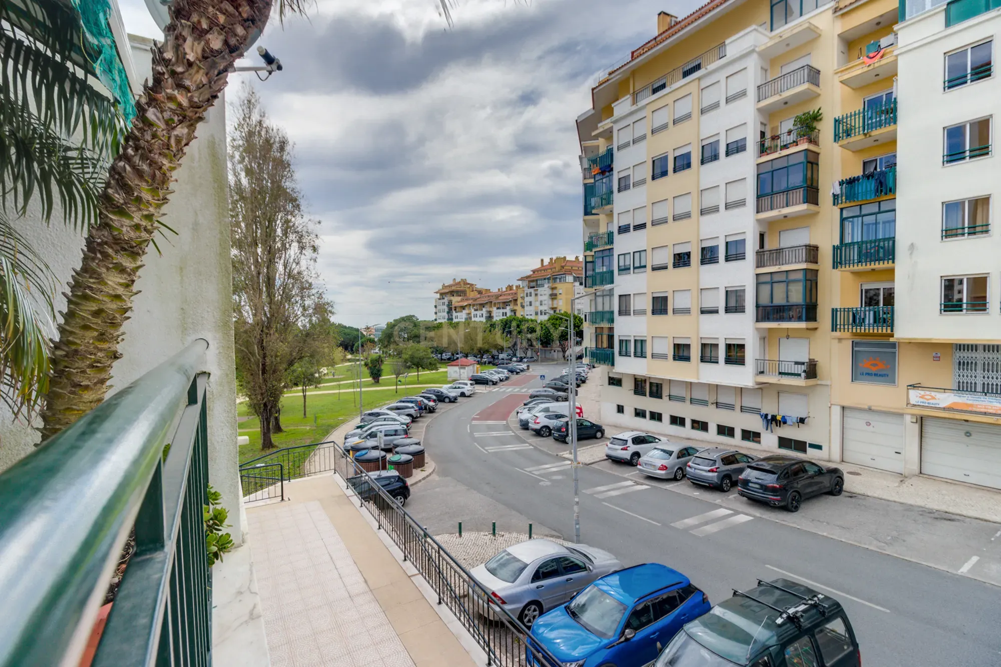Excelente apartamento T3 em Massamá Norte (garagem BOX e arrecadação) - Image 10