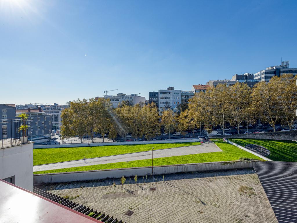 Edifício Novo Reabilitado a 300m da Avenida dos Aliados - Image 7