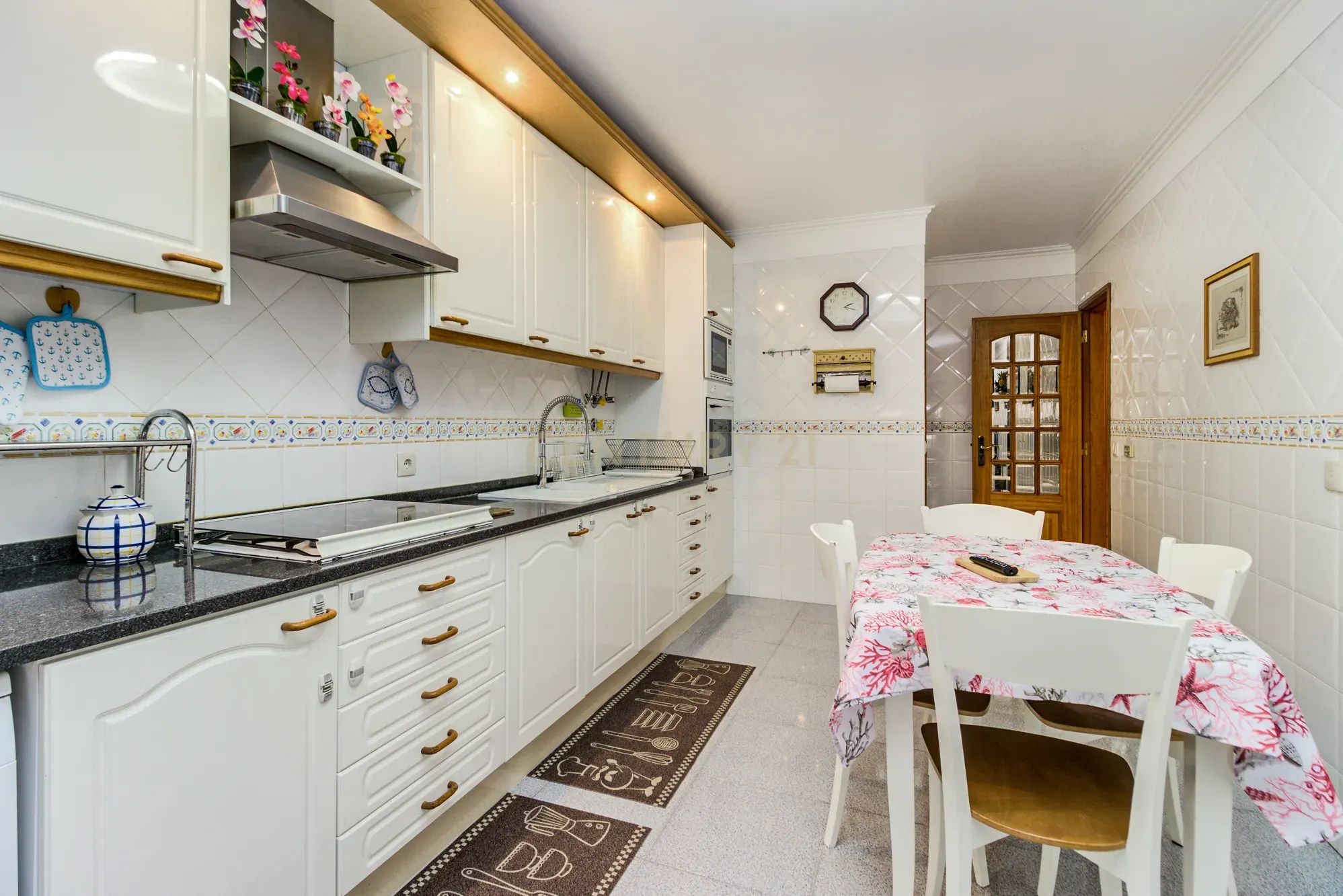 Excelente apartamento T3 em Massamá Norte (garagem BOX e arrecadação) - Image 14
