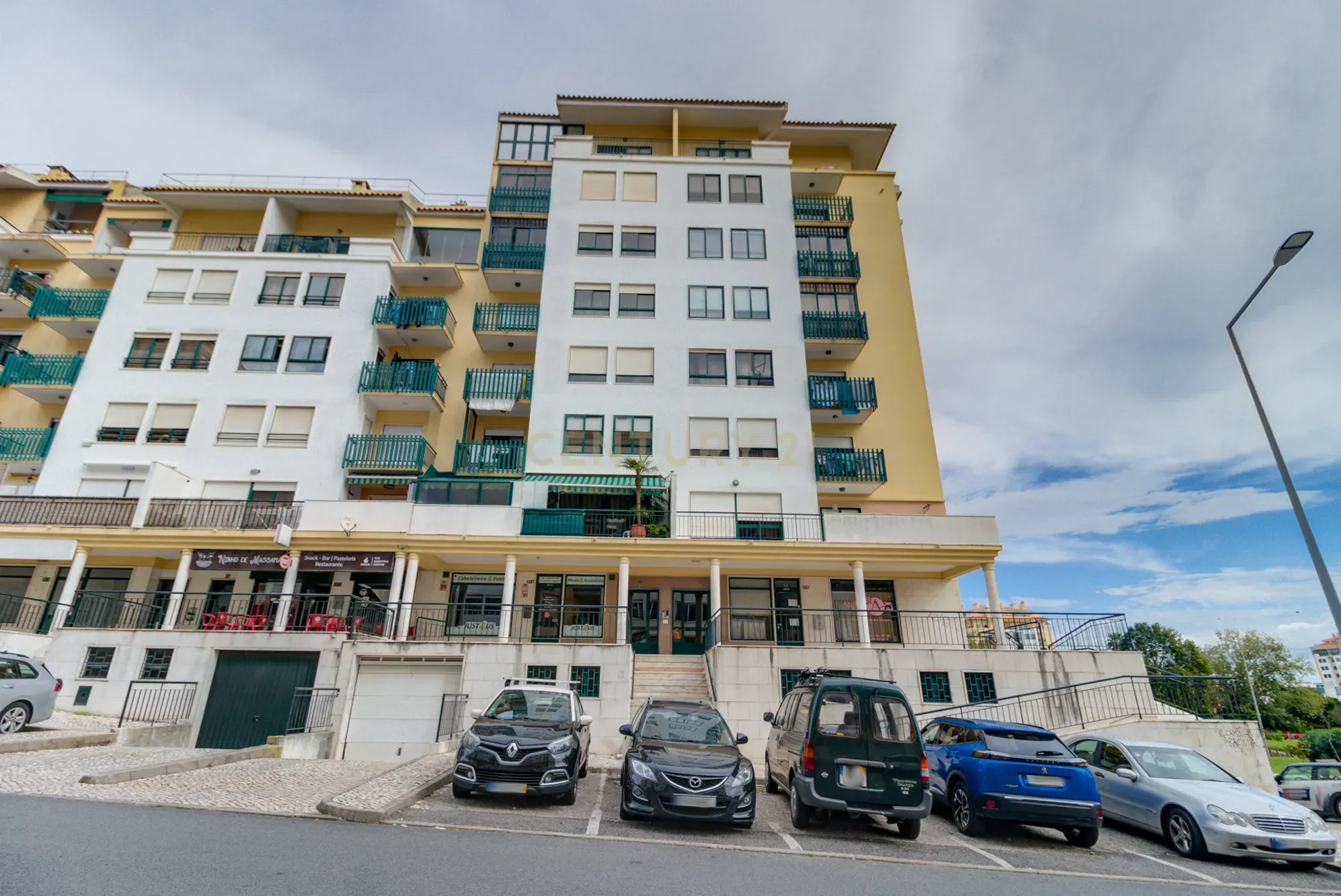 Excelente apartamento T3 em Massamá Norte (garagem BOX e arrecadação) - Image 35